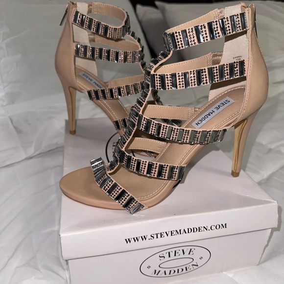 NEW Steve Madden Crystal Sandals Sz 10 Tan - Picture 3 of 9